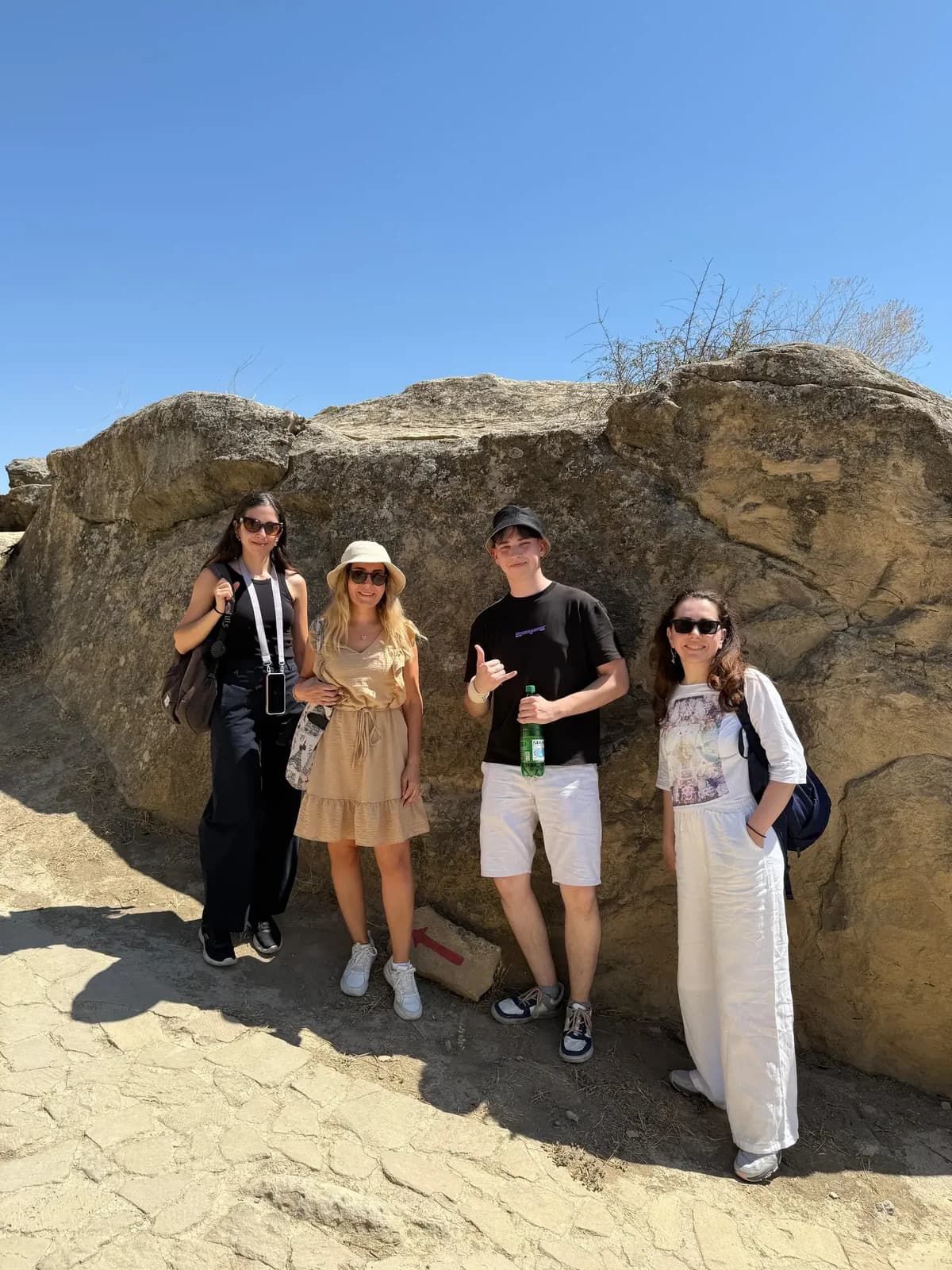 Baku: Gobustan & Abscheron mit Guide — Mittagessen & Tickets