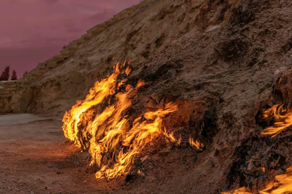 From Baku: Gobustan, Mud Volcanoes & Fire Temple Tour