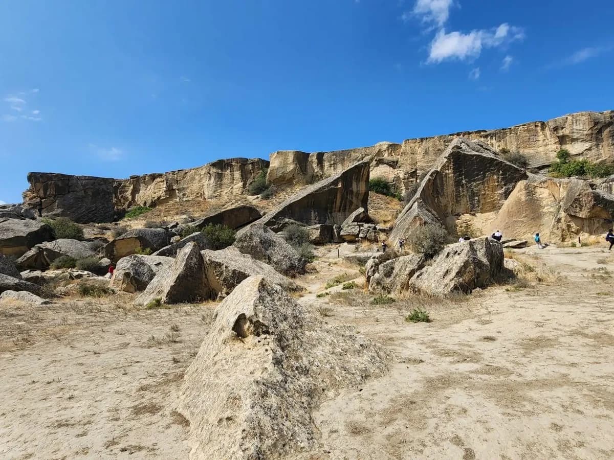 Baku: Gobustan-Absheron-Ezraider Tour Off-Road Fee/Lunch Inc