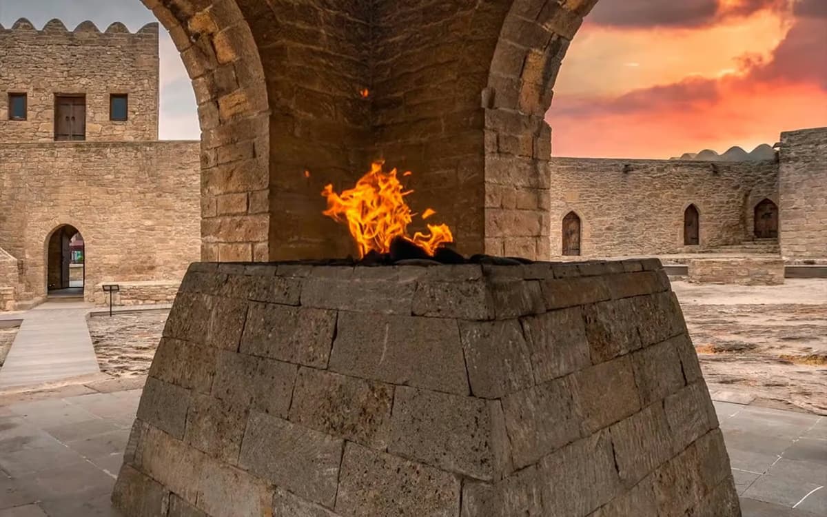 Baku: Gobustan Absheron Group Tour Off road fee + Lunch inc
