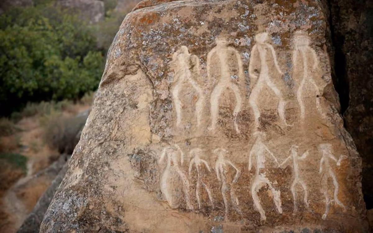 Baku: tour di gruppo Gobustan–Absheron — fuoristrada e pranzo incluso