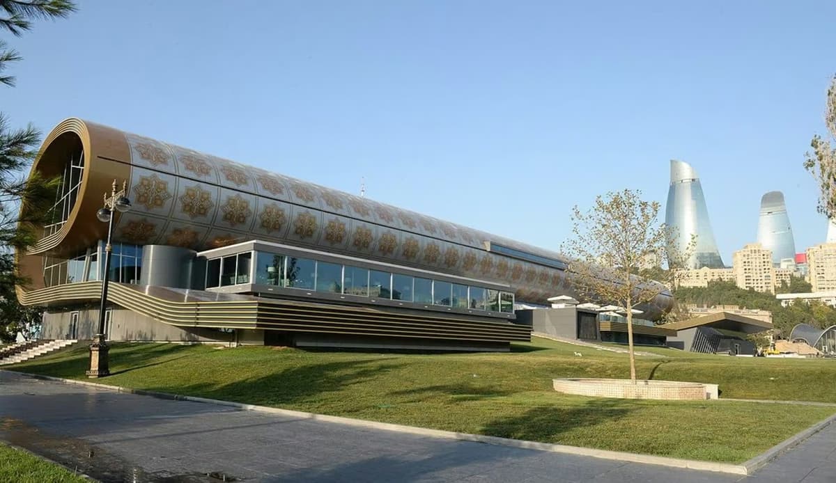 Bakı şəhər turu (qrup) — 3 saatda əsas dayanacaqlar