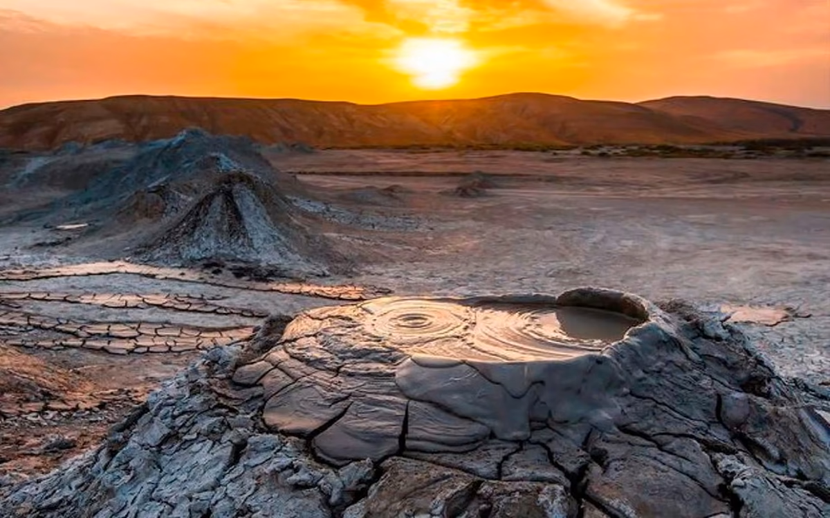 Bakı: Qobustan və Abşeron — nahar daxildir, bilet seçimi