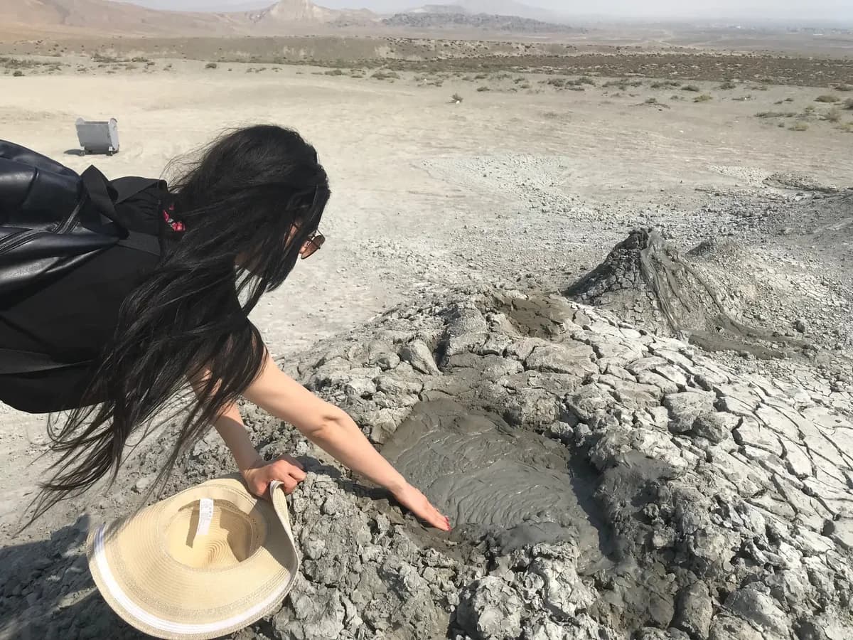 Бакі: Гобұстан, жанартаулар, От ғибадатханасы және Янардаг — қанық күндік тур