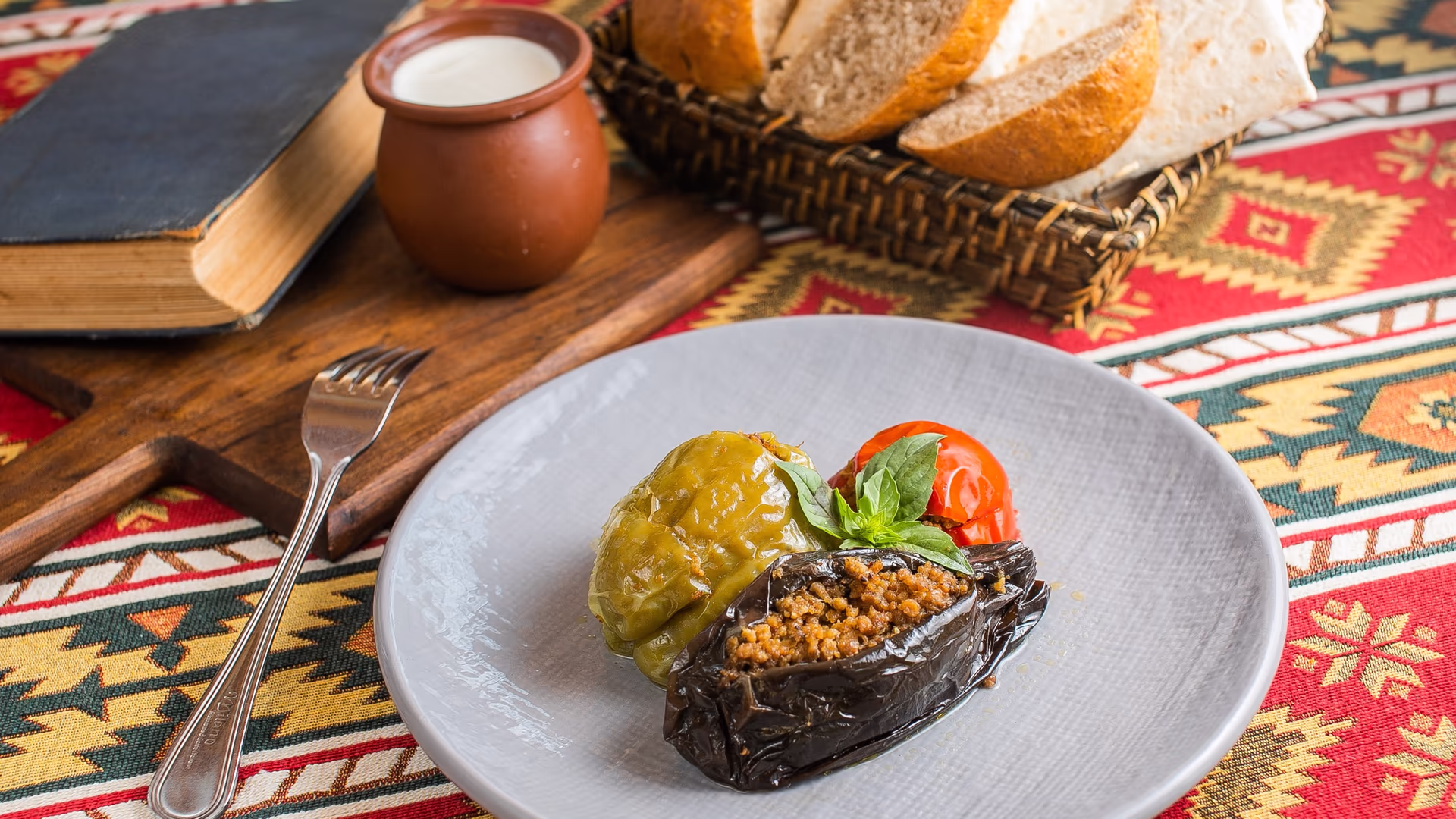 Uch Baci Dolma